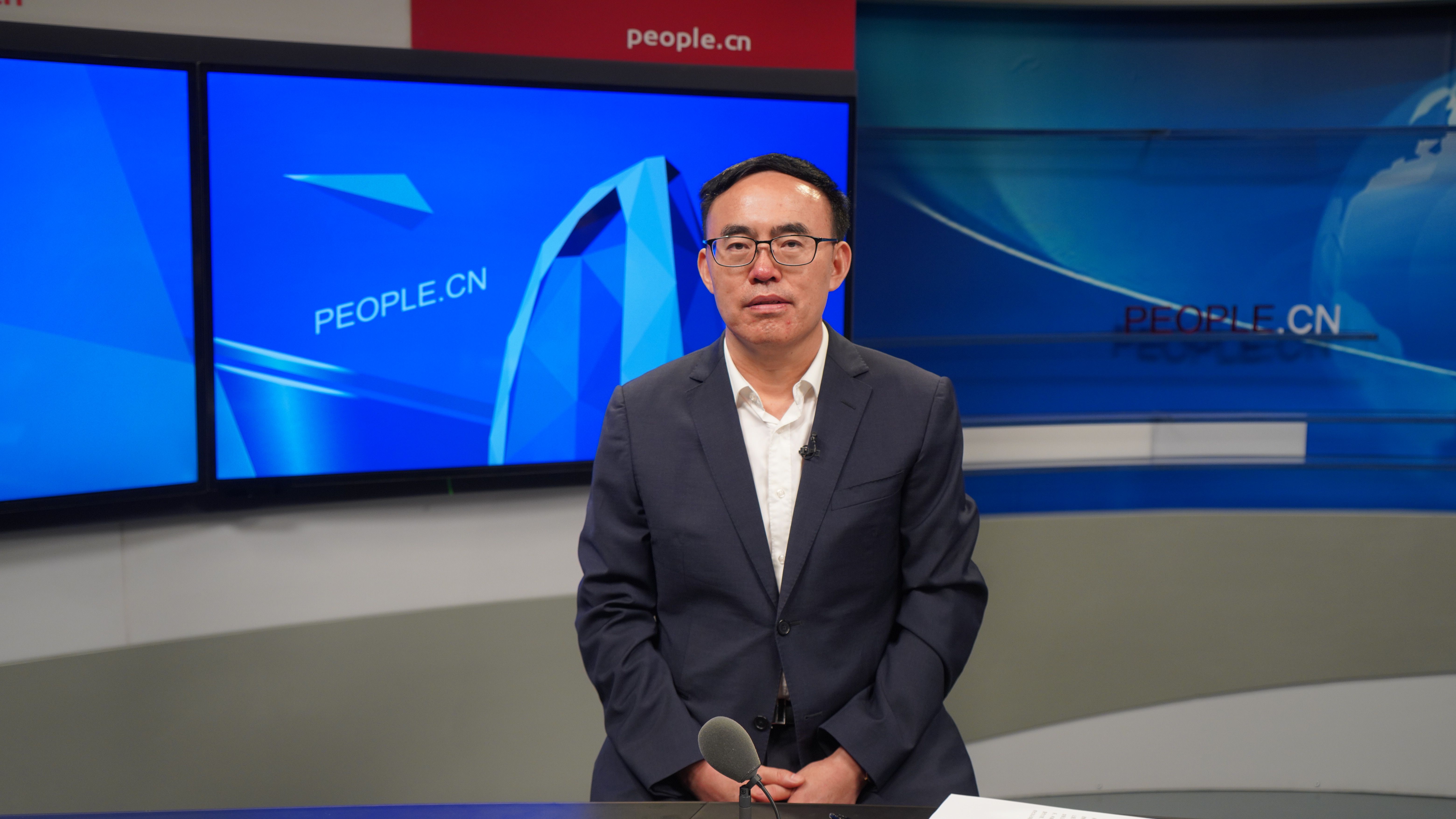 中國科學(xué)院院士、北京大學(xué)第六醫(yī)院院長陸林做客人民網(wǎng)。實習(xí)生趙晉杰攝