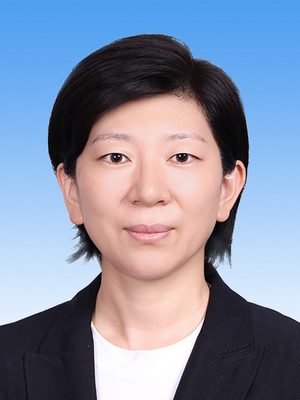 杜尚澤，女，漢族，1981年10月生，研究生學歷，中共黨員，現任人民日報社編委委員兼政治文化部主任、北京分社社長。