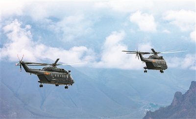 西藏軍區(qū)某旅組織飛行訓(xùn)練